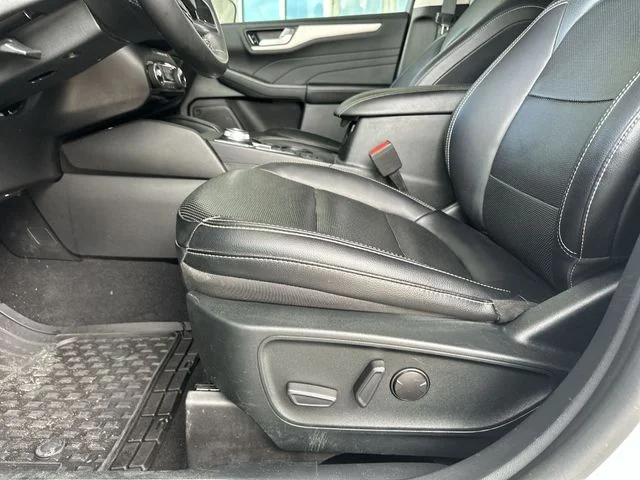 Used 2022 White Ford SEL image 13