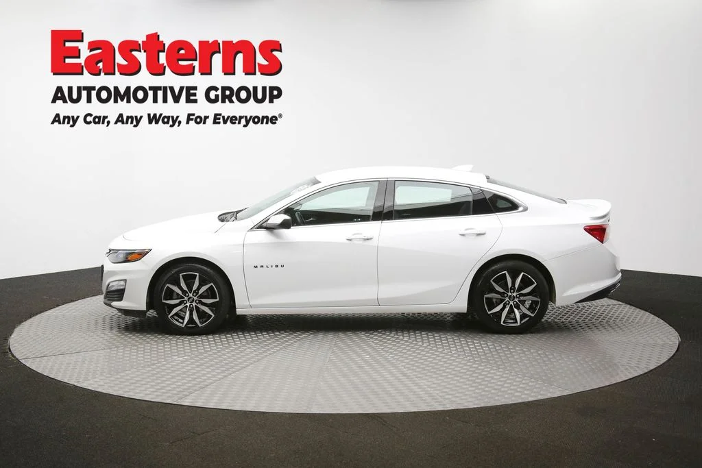 Used 2022 White Chevrolet RS image 56
