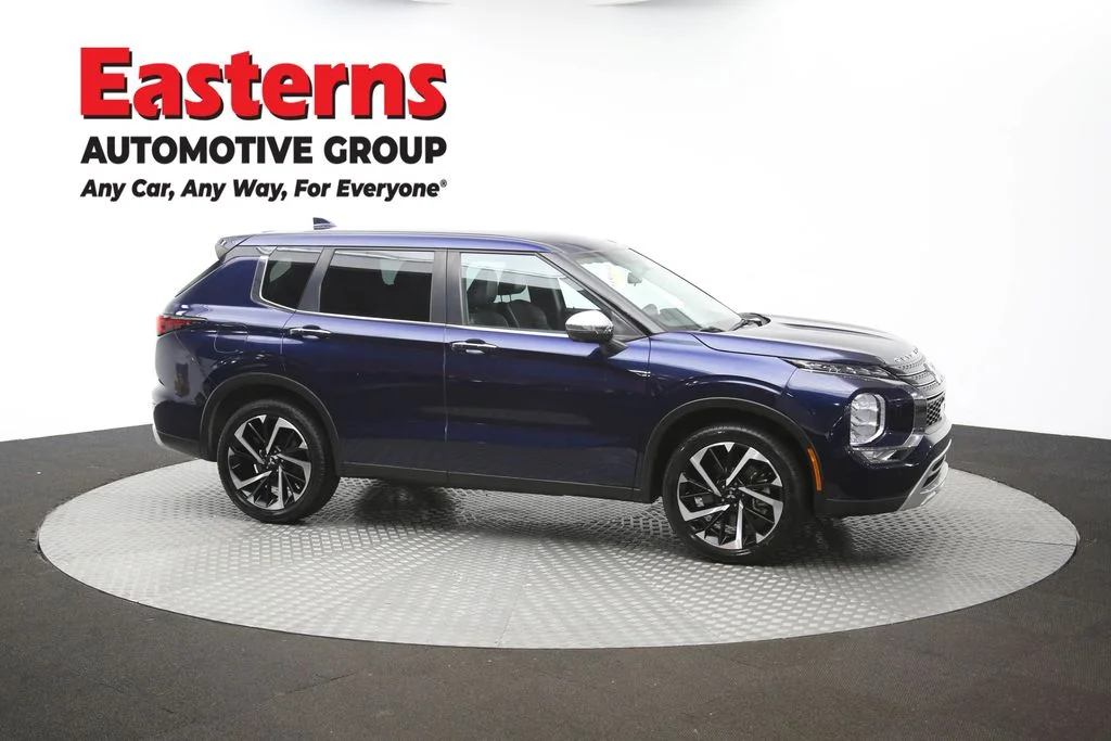 Used 2023 Blue Mitsubishi SE image 47