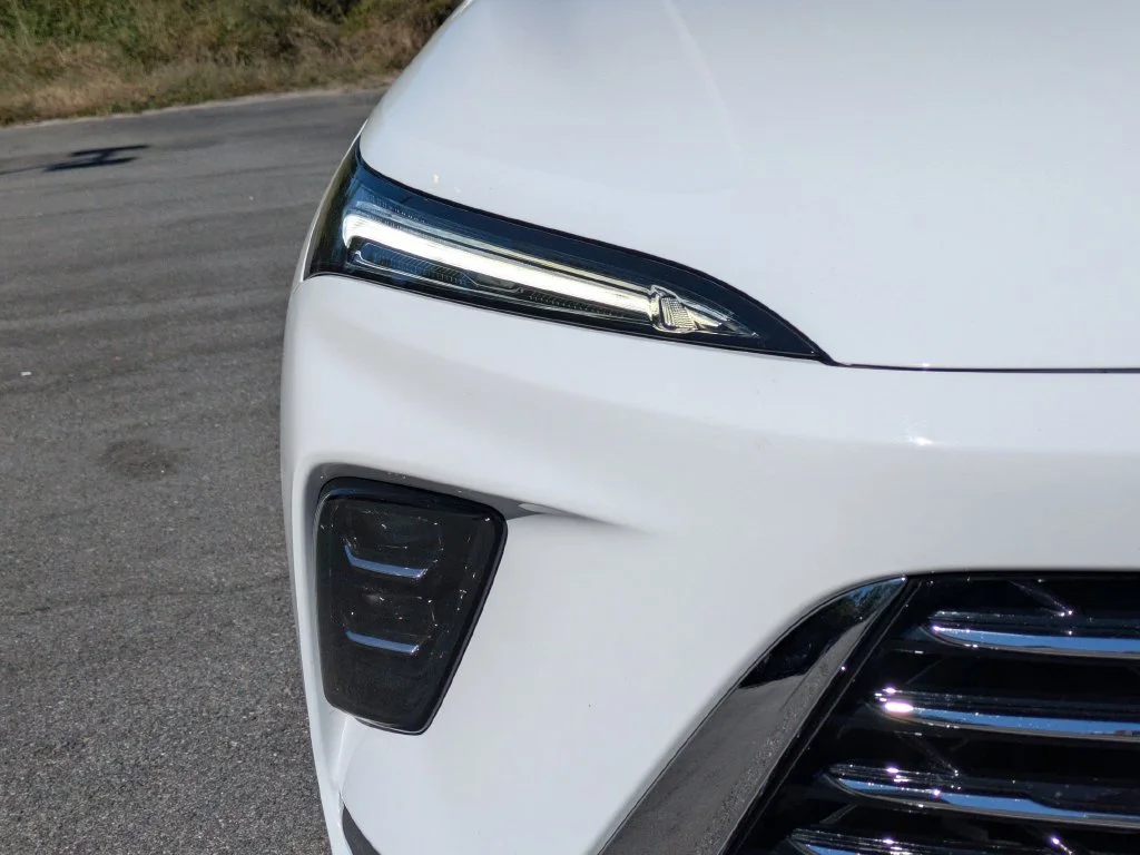 Used 2026 White Buick Preferred image 10