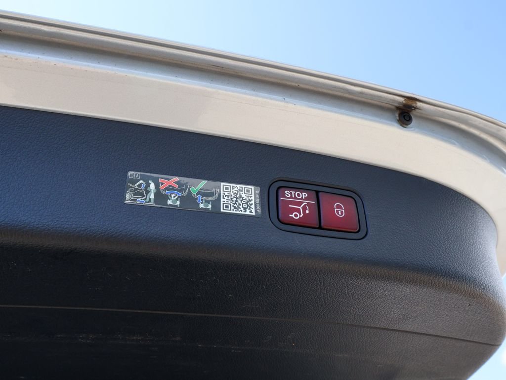 Used 2023 Silver Mercedes-Benz GLC 300 image 11