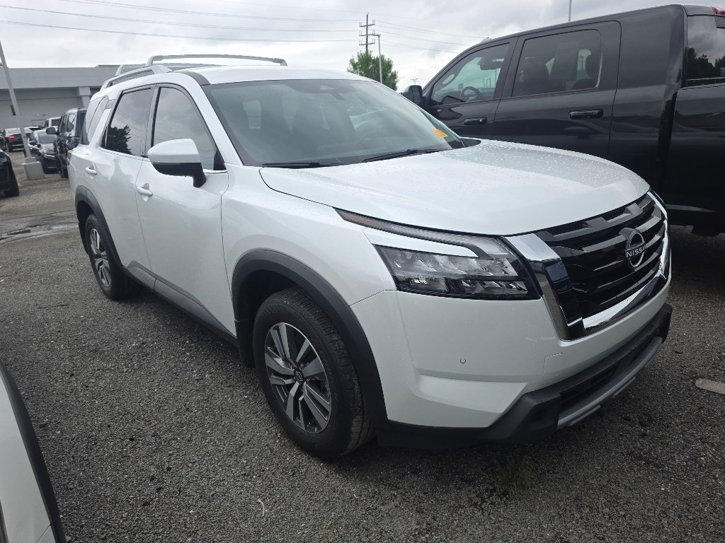 Used 2025 White Nissan SL image 2
