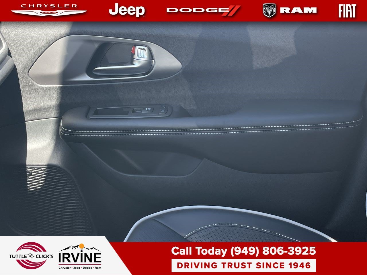 New 2027 Diamond Black Crystal Pearl-Coat Exterior Paint Chrysler Limited image 21