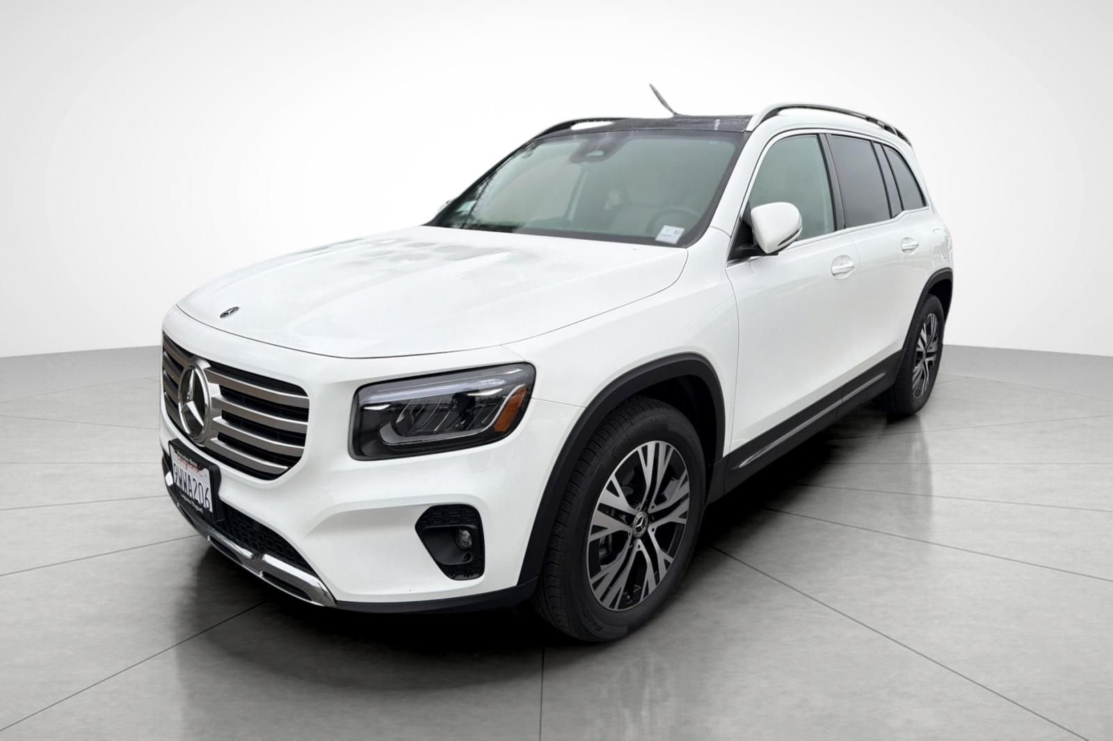 Used 2026 White Mercedes-Benz GLB 250 image 2
