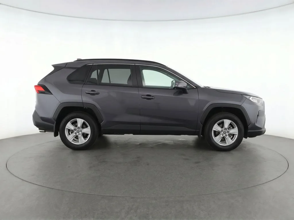 Used 2020 Gray Toyota XLE image 5