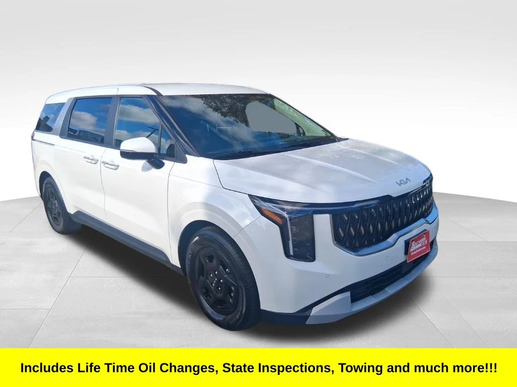 Used 2026 White Kia LXS image 3