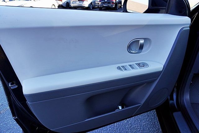 Used 2024 Black Hyundai SEL image 21