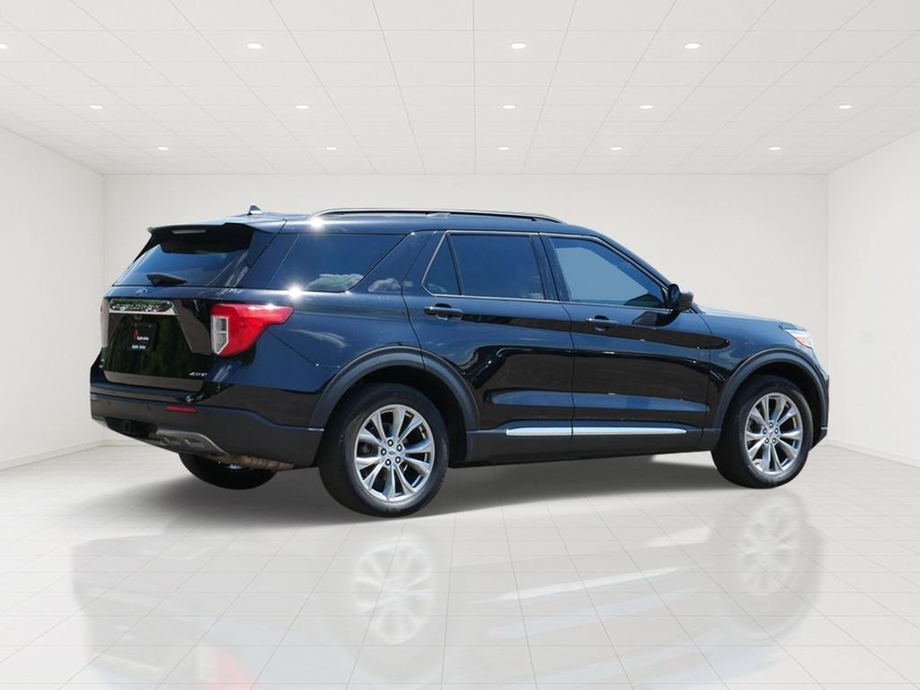 Used 2023 Black Ford XLT image 3