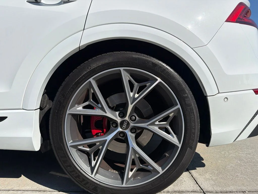 Used 2022  Audi 4.0T Prestige image 4