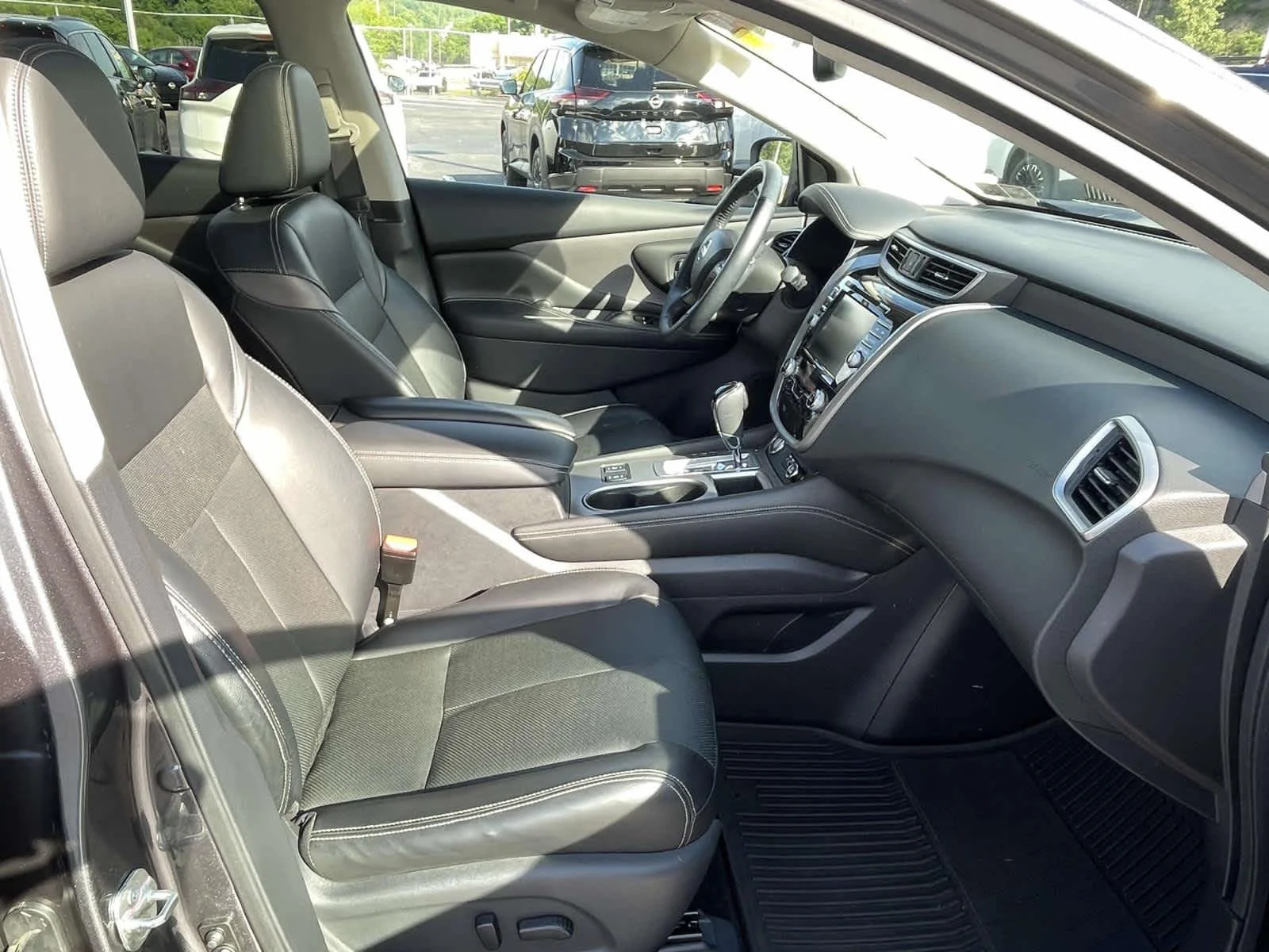 Used 2020 Gun Metallic Nissan SL image 23