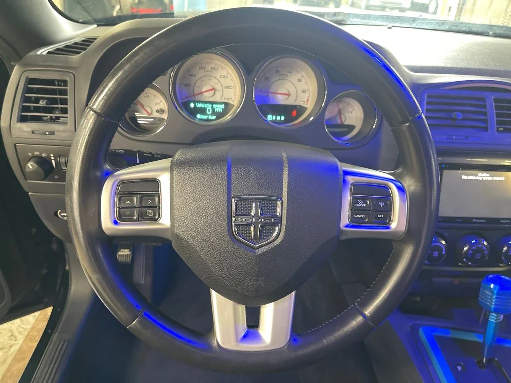 Used 2013 Black Dodge SXT image 20