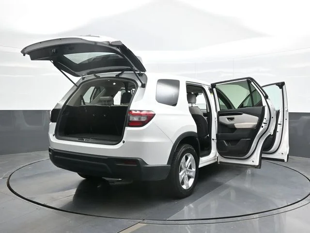 Used 2023  Honda LX image 29