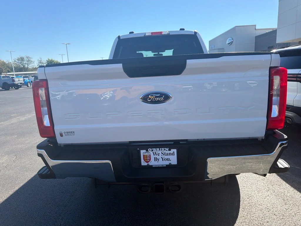 Used 2024 Oxford White Ford XLT image 4