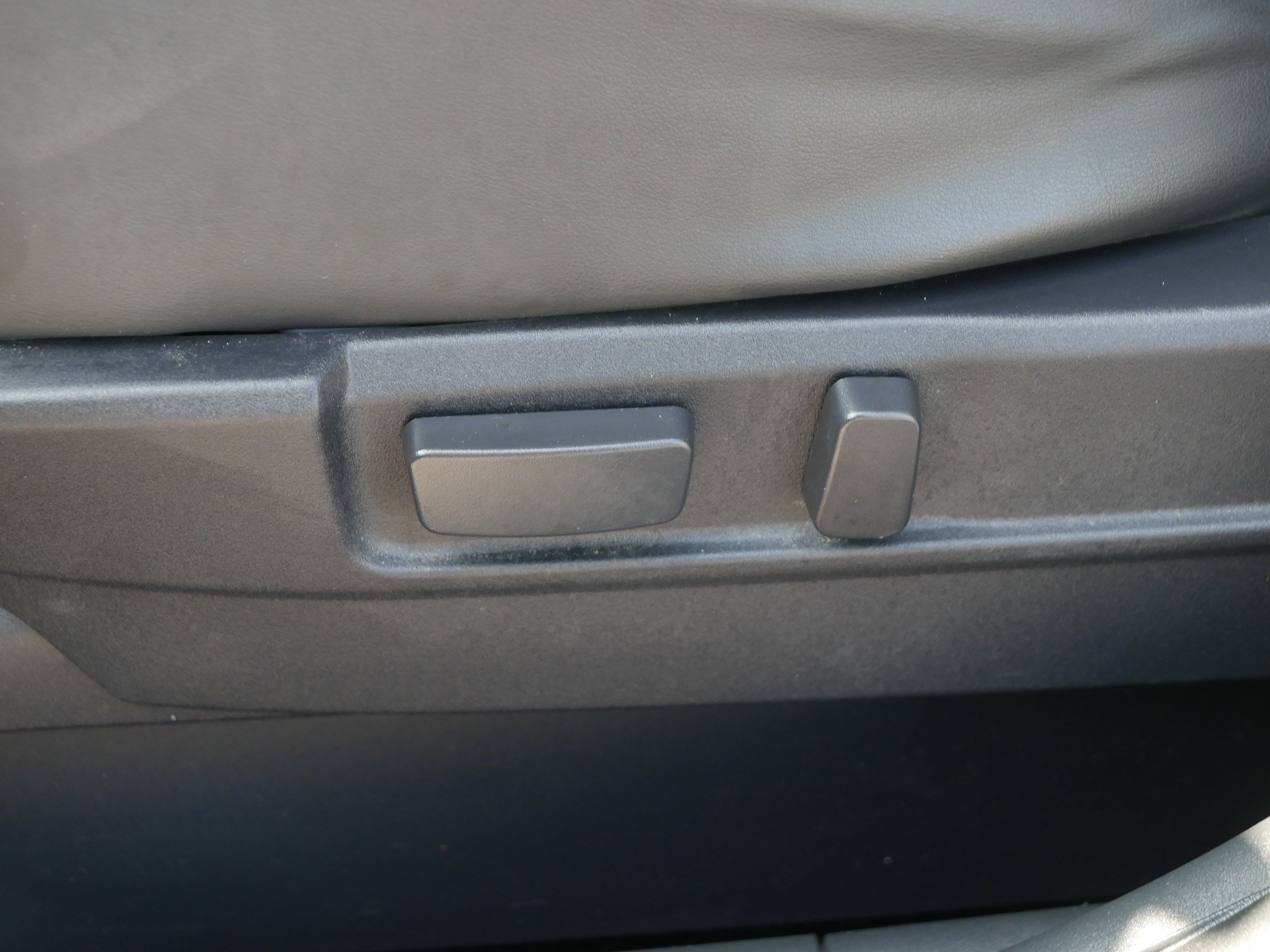 Used 2019 Mercury Gray Metallic Mitsubishi GT image 20