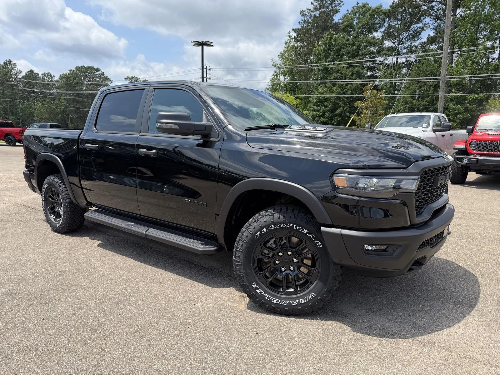 New 2026 Diamond Black Crystal Pearl-Coat Exterior Paint RAM Rebel image 3