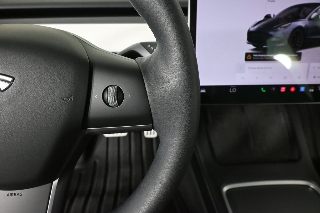 Used 2022  Tesla Performance image 9