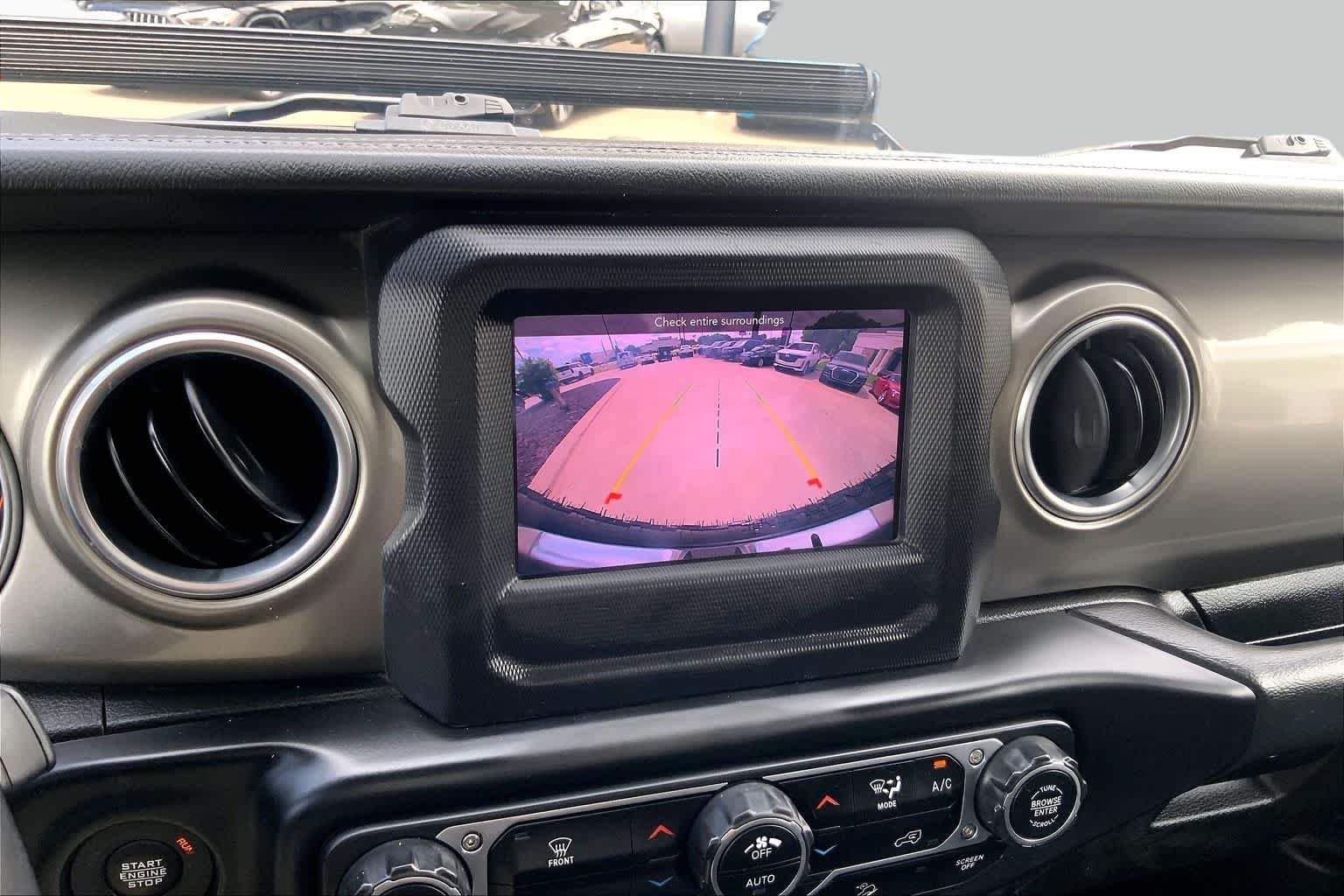 Used 2020 Black Clearcoat Jeep Sahara image 23