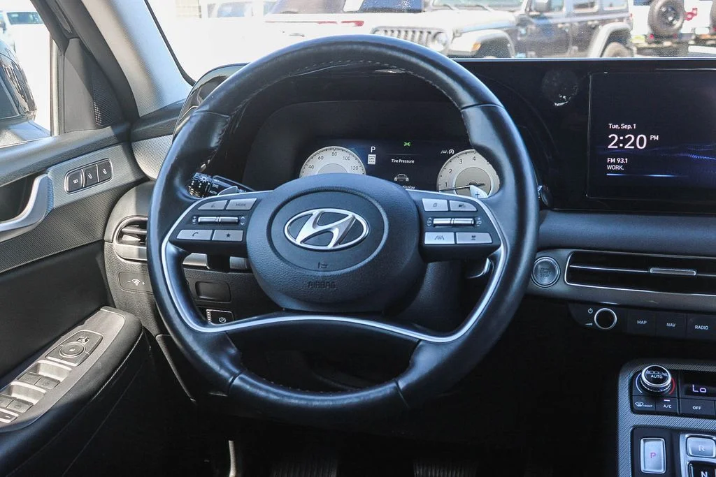 Used 2024 Black Hyundai SEL image 16