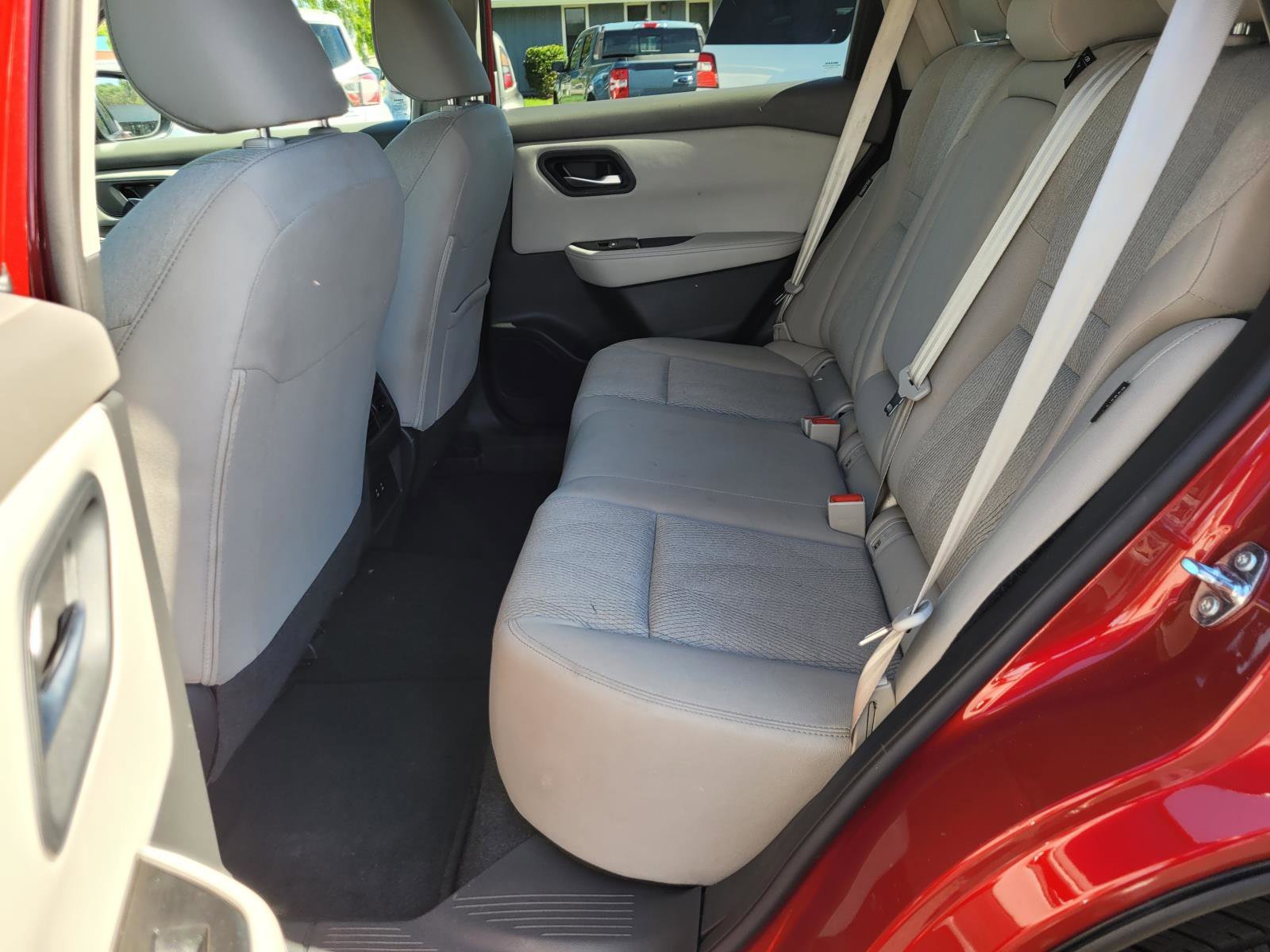 2025 Nissan Rogue SV - Photo 13