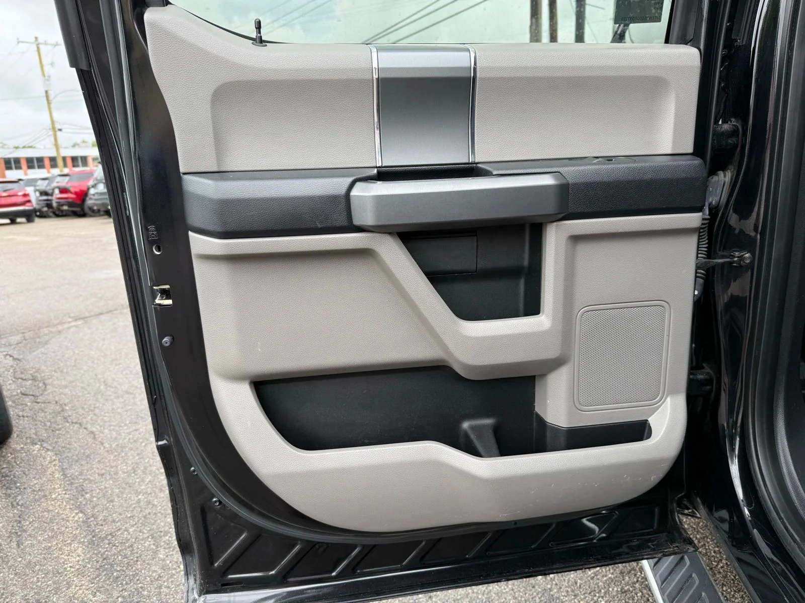 Used 2016 Black Ford XLT image 23
