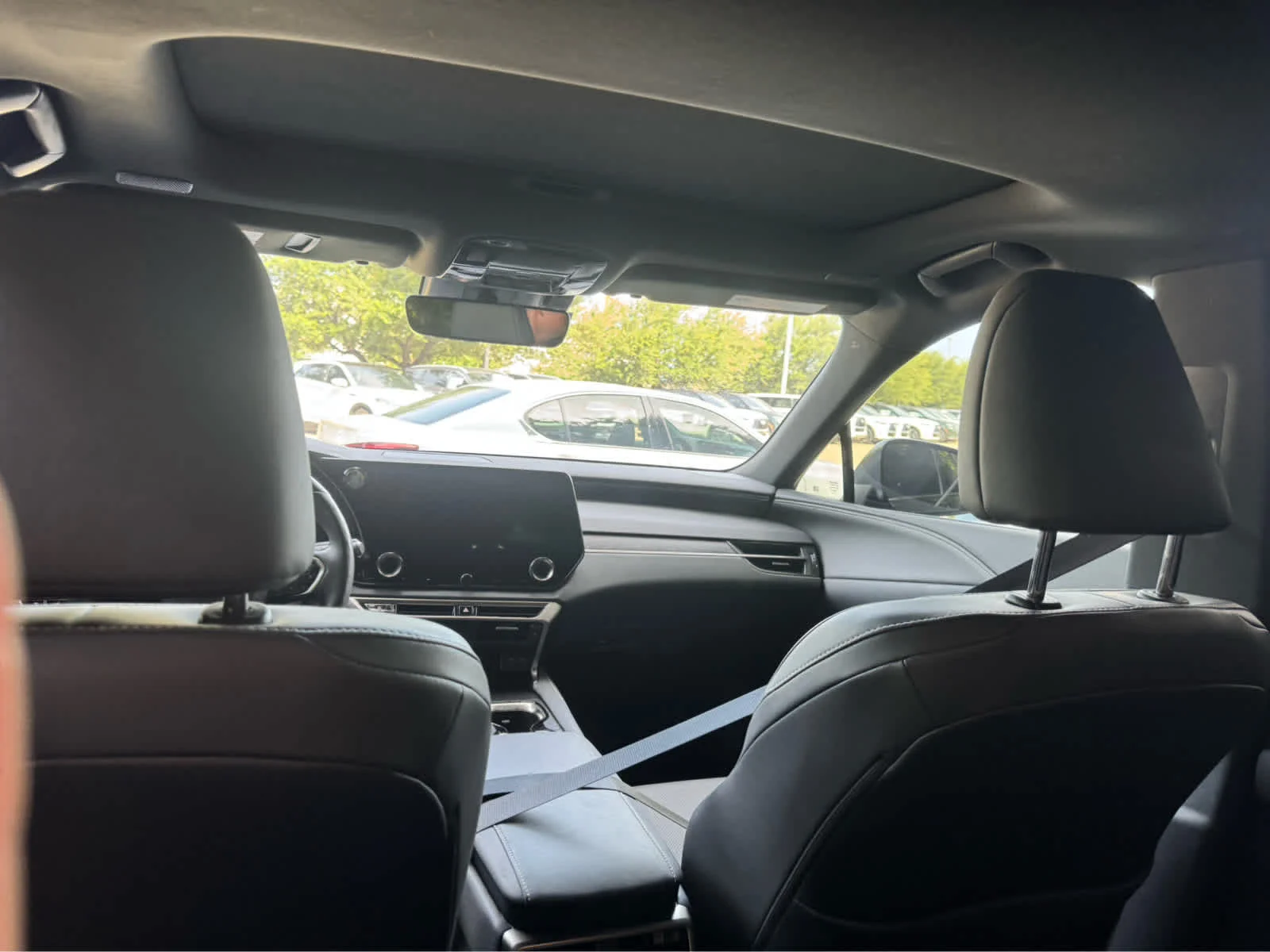 Used 2025 Nori Green Pearl Lexus Premium image 19