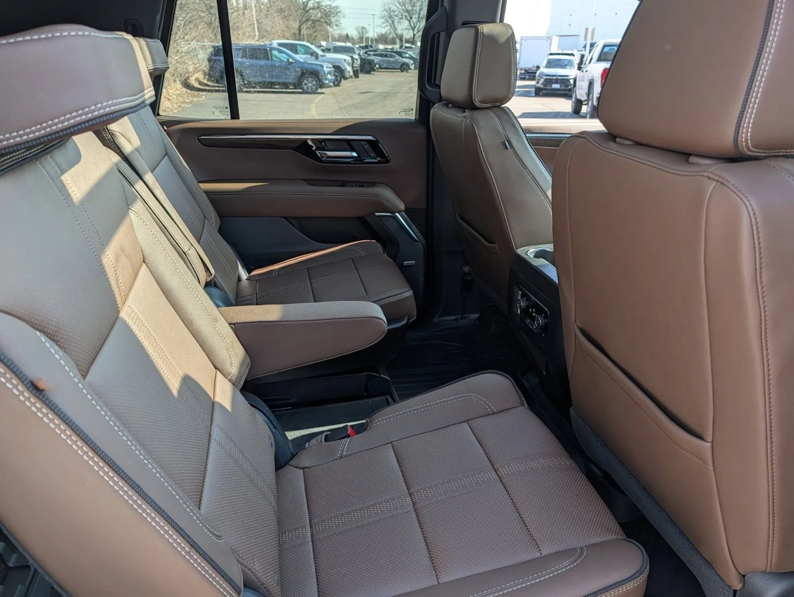 New 2026 Polar White Tricoat Chevrolet High Country image 32
