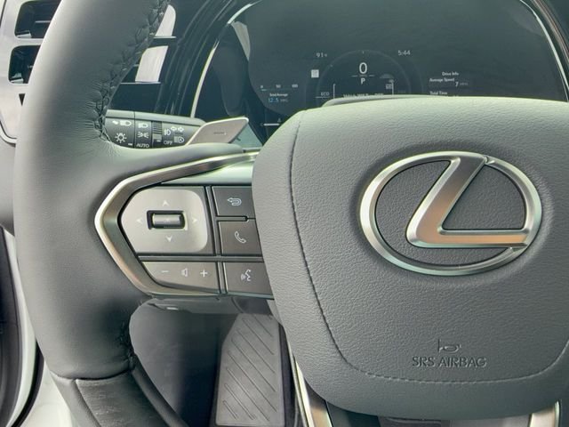 New 2026 Eminent White Pearl Lexus PREMIUM image 17