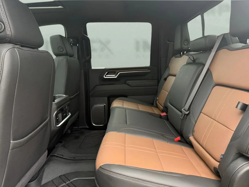 Used 2025 Black Chevrolet High Country image 27
