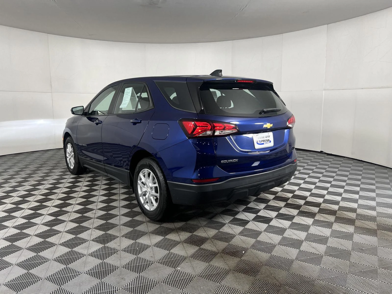 Used 2022 BLUE GLOW METALLIC Chevrolet LS image 4