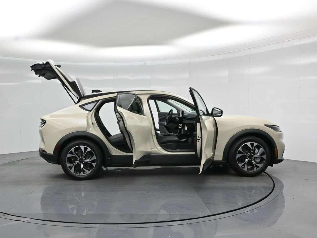 New 2026 Desert Sand Ford Select image 4