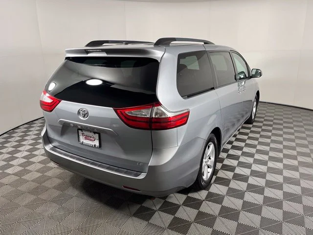 Used 2015 Silver Toyota LE image 7
