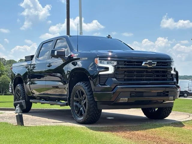 Used 2025 Black Chevrolet RST image 1