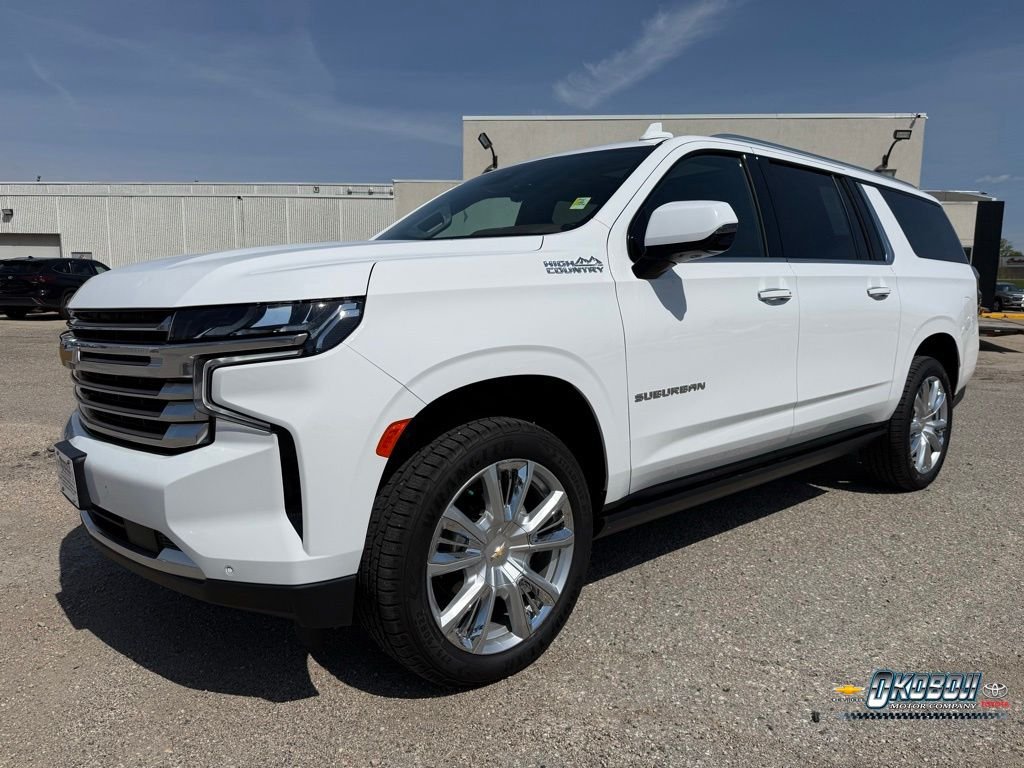 Used 2023 White Chevrolet High Country image 8