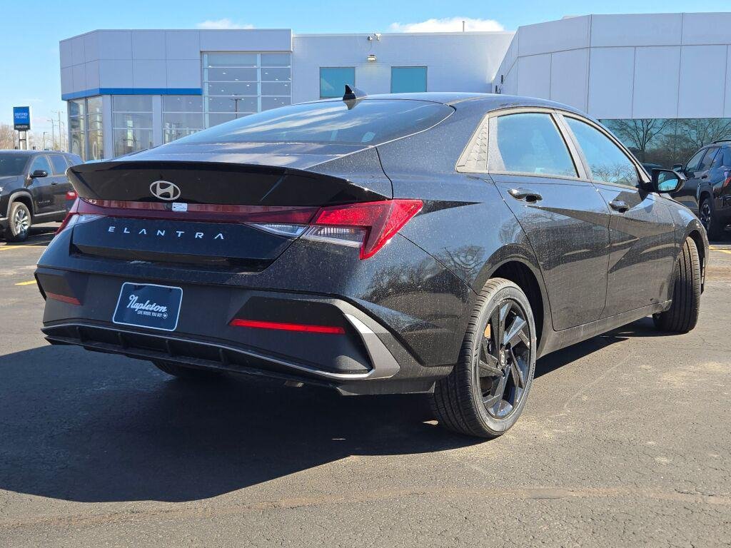 New 2026 Black Hyundai SEL Sport image 13