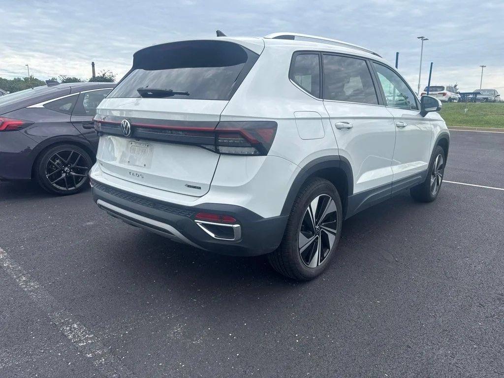 Used 2025 White Volkswagen 1.5T SE image 6