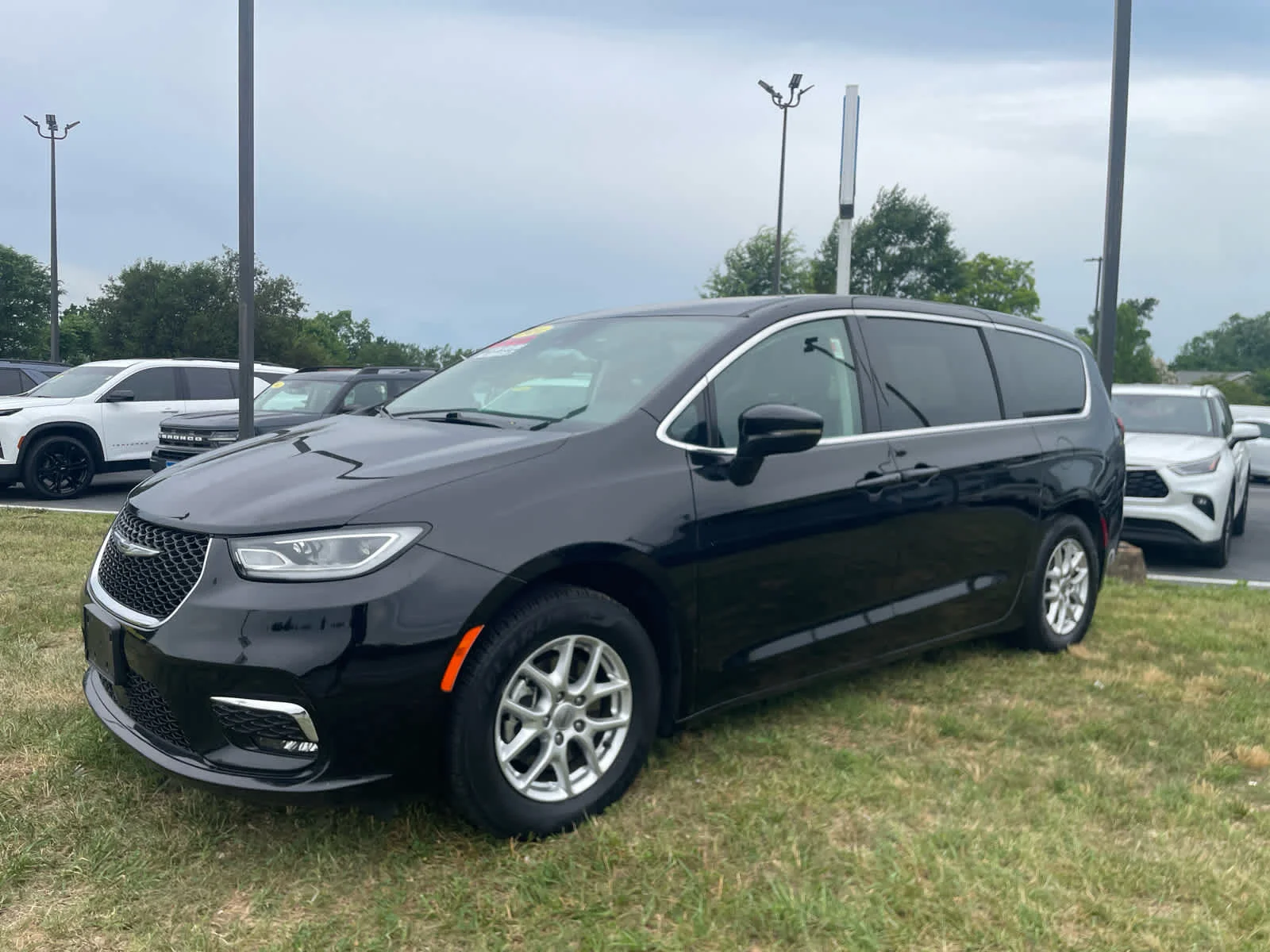 2024 Chrysler Pacifica Touring L
