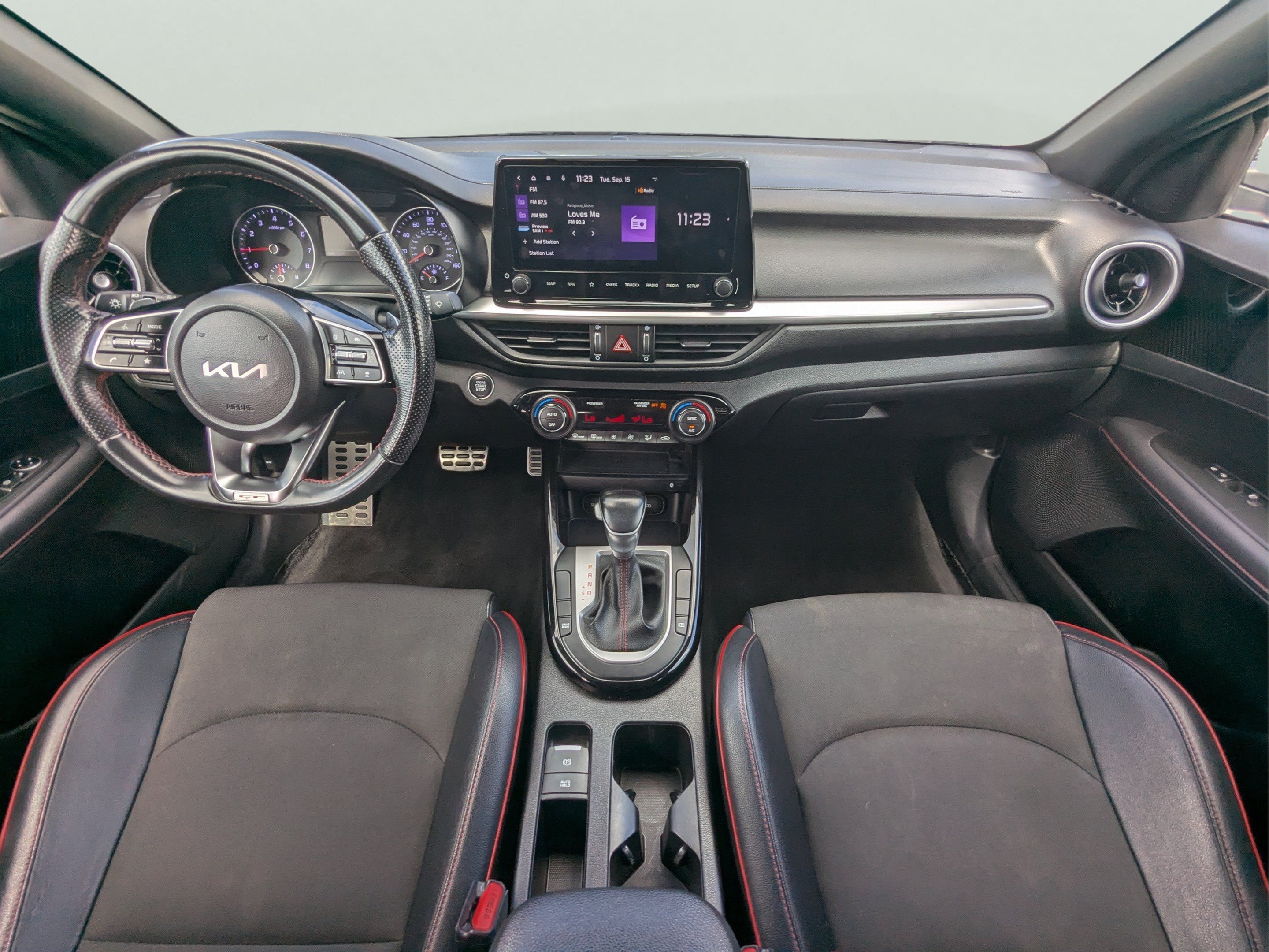 2023 Kia Forte GT - Photo 11