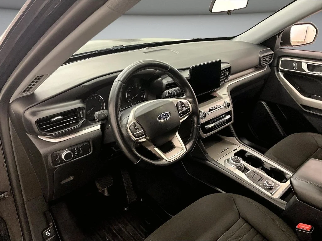 Used 2021 Black Ford XLT image 17