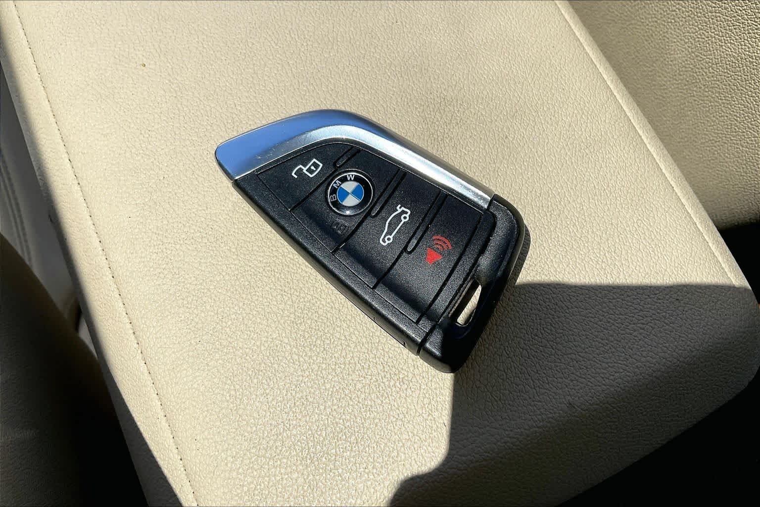 Used 2021 Jet Black BMW 330i xDrive image 14