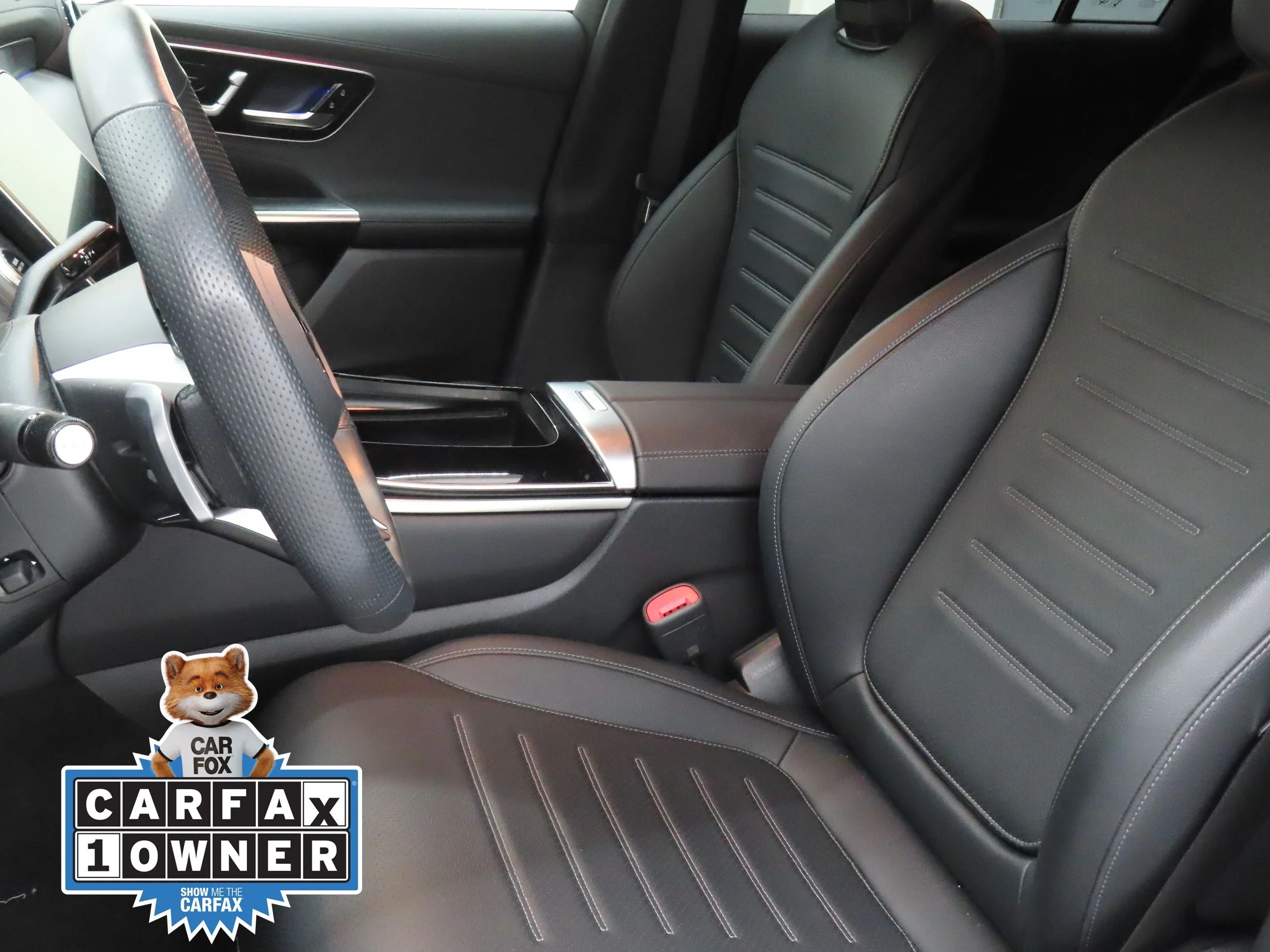 Used 2025  Mercedes-Benz GLC 300 image 11