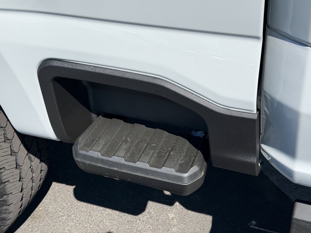 New 2026 Avalanche Ford F-250® XLT image 7