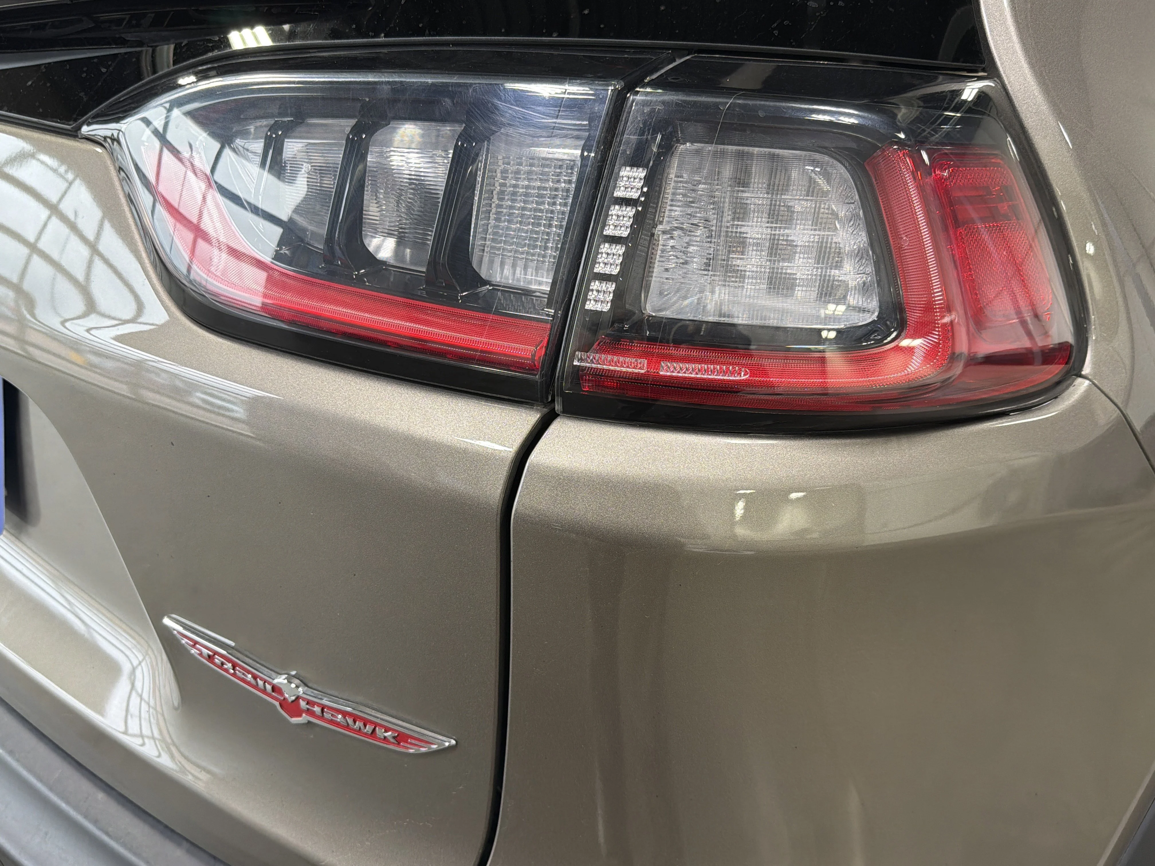Used 2020 Light Brownstone Pearlcoat Jeep Trailhawk image 17
