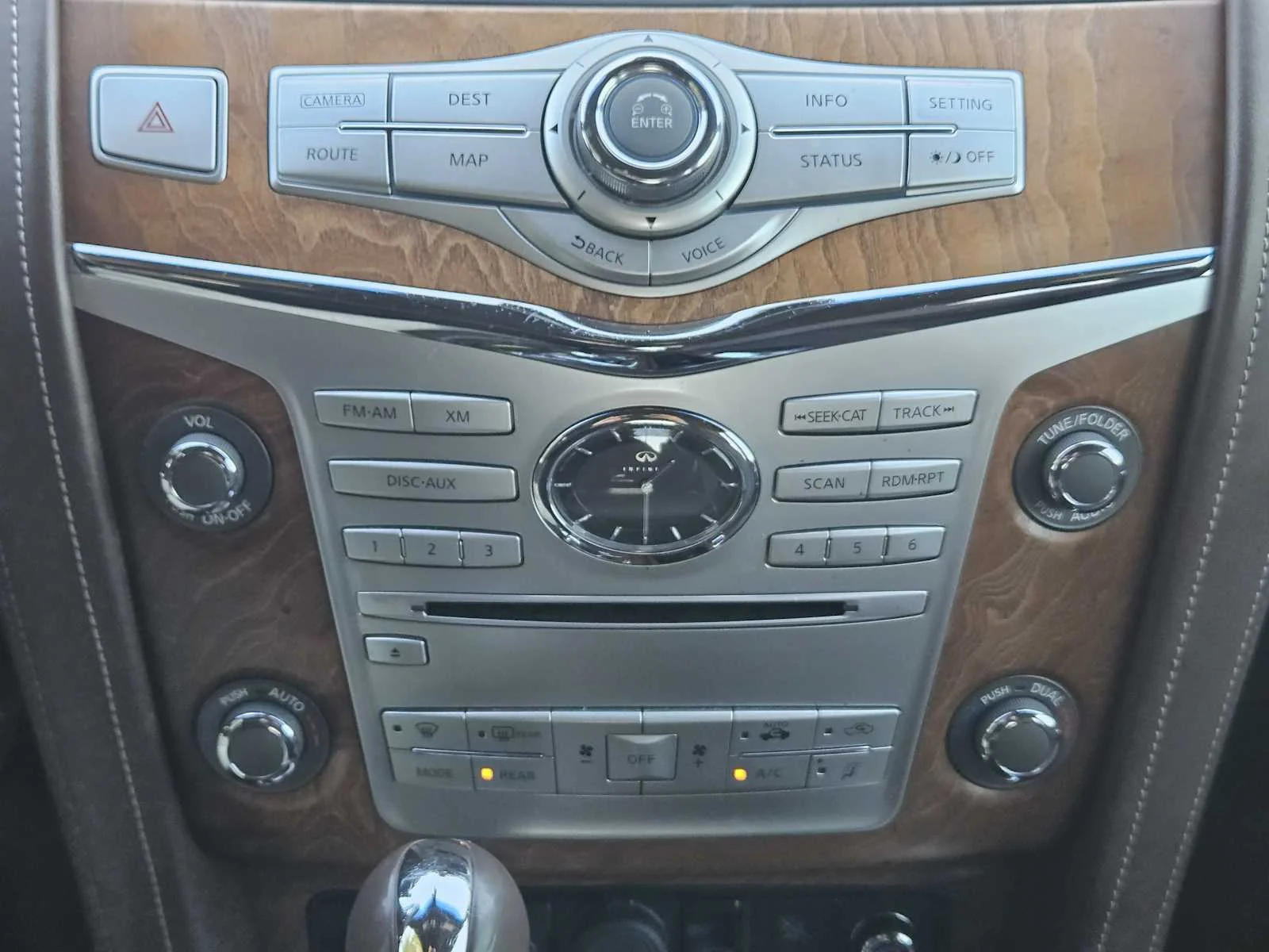 Used 2017 Dakar Bronze INFINITI Limited image 15