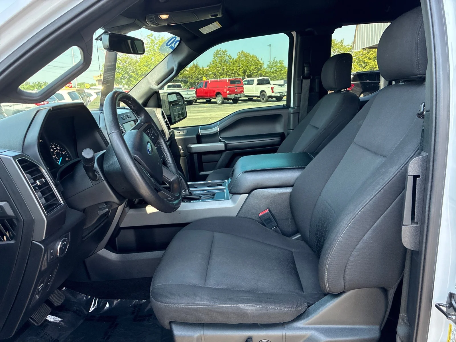 Used 2020 White Ford XLT image 9