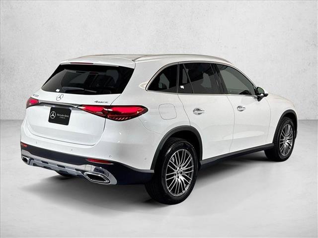 New 2026 MANUFAKTUR Moonlight White Metallic Mercedes-Benz GLC 300 image 35