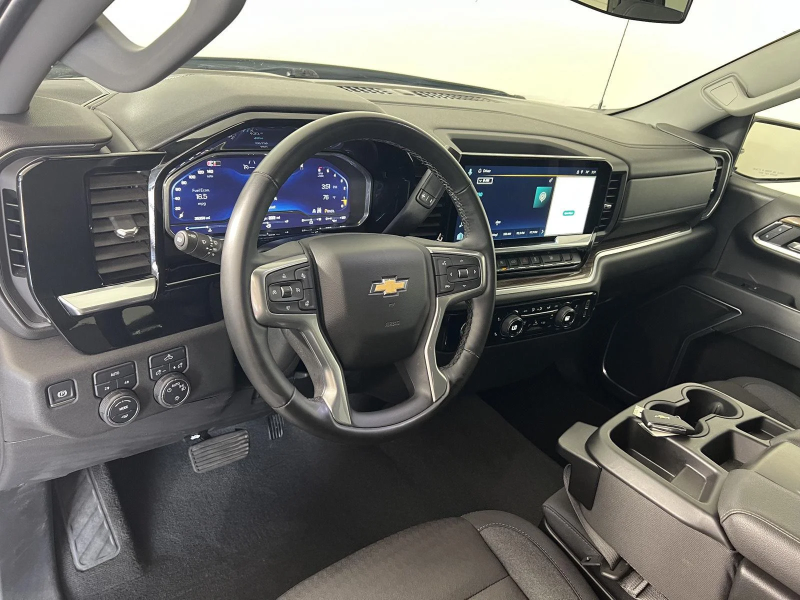 Used 2024 Slate Gray Metallic Chevrolet LT (2FL) image 4