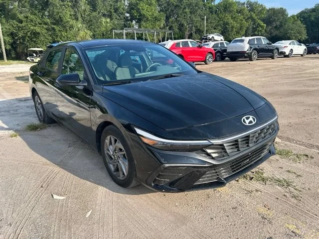 Used 2024 Abyss Black Hyundai SEL image 1