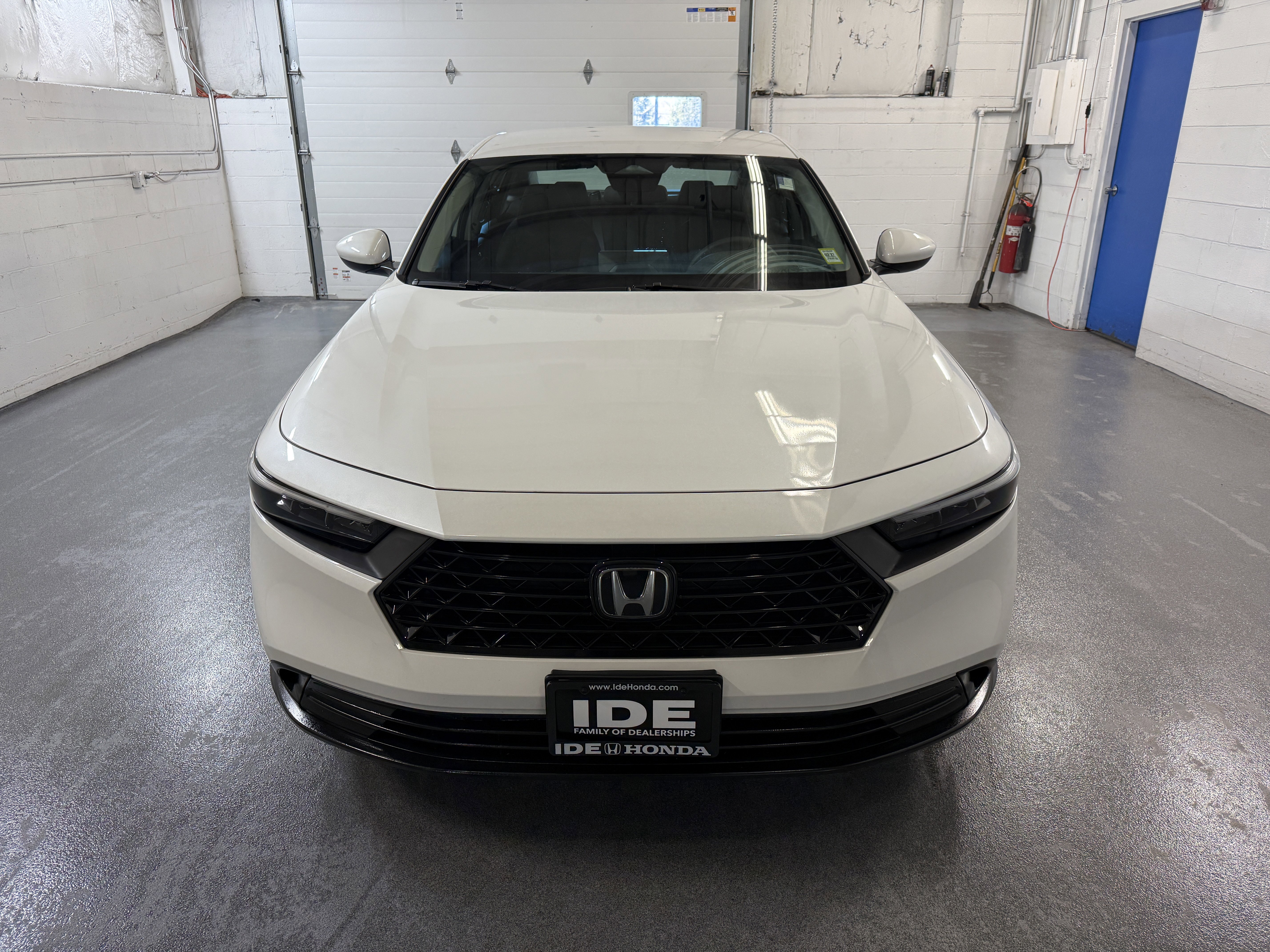 Used 2023 Platinum White Pearl Honda LX image 2