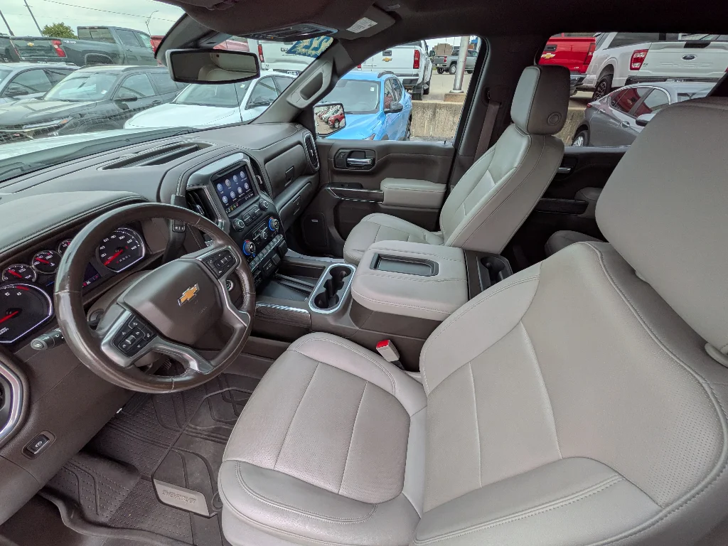 Used 2022 Summit White Chevrolet LTZ image 9