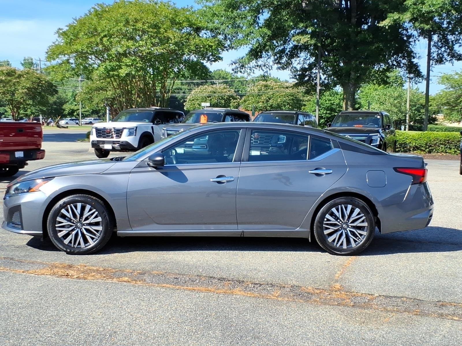 Used 2025 Gun Metallic Nissan SV image 3